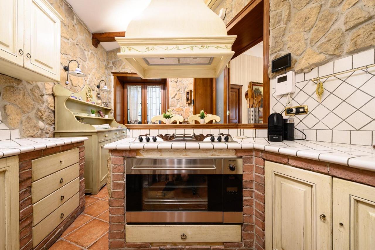 Апартаменты Toto E Peppino Family House Неаполь Экстерьер фото